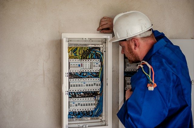 Stačí jeden správný kontakt pro všechny elektro práce