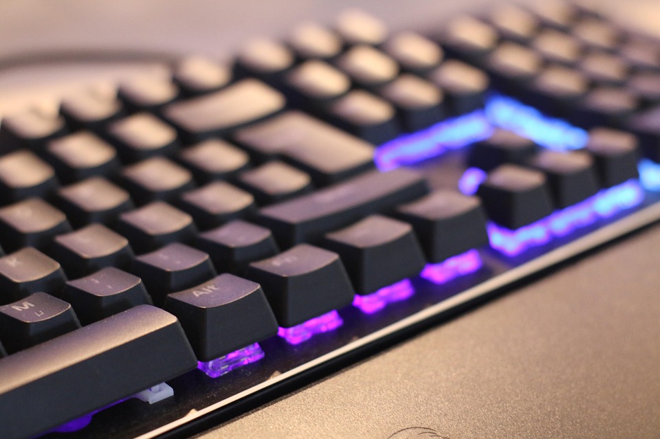 Koupili jste si stolní PC. Jaké všechny doplňky potřebujete?